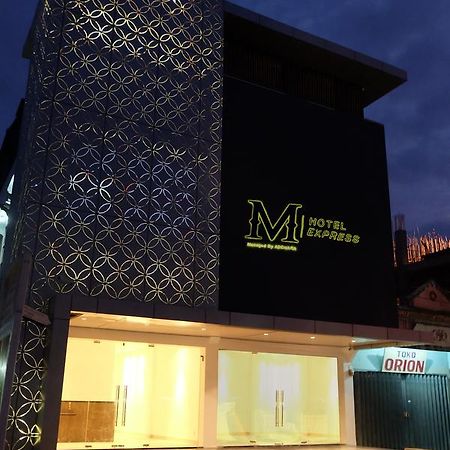 M Hotel Express Sorong Luaran gambar