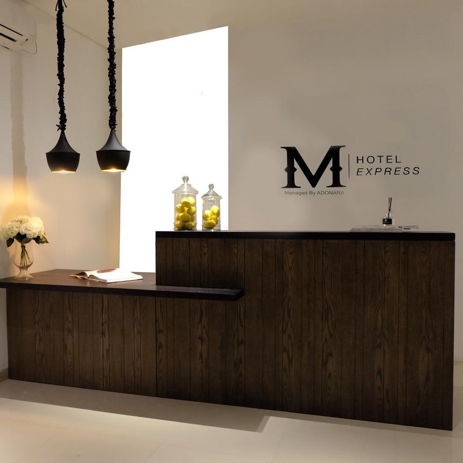 M Hotel Express Sorong Luaran gambar